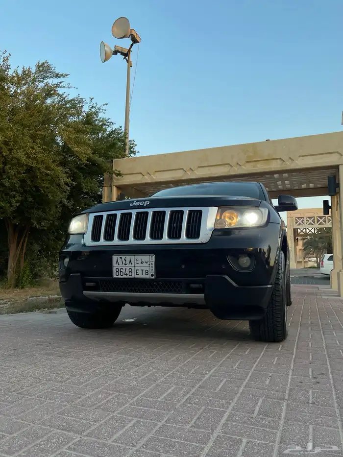 Jeep Grand Cherokee 2011 full option 9