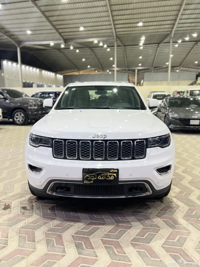 جيب شروكي 2021 فل كامل ماشي 75 الف قمه بالنظافه 0