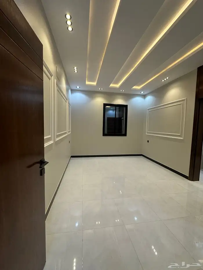 للبيع روفات علوية مودرن بموقع مميز 9 غرف شرق الخميس 5