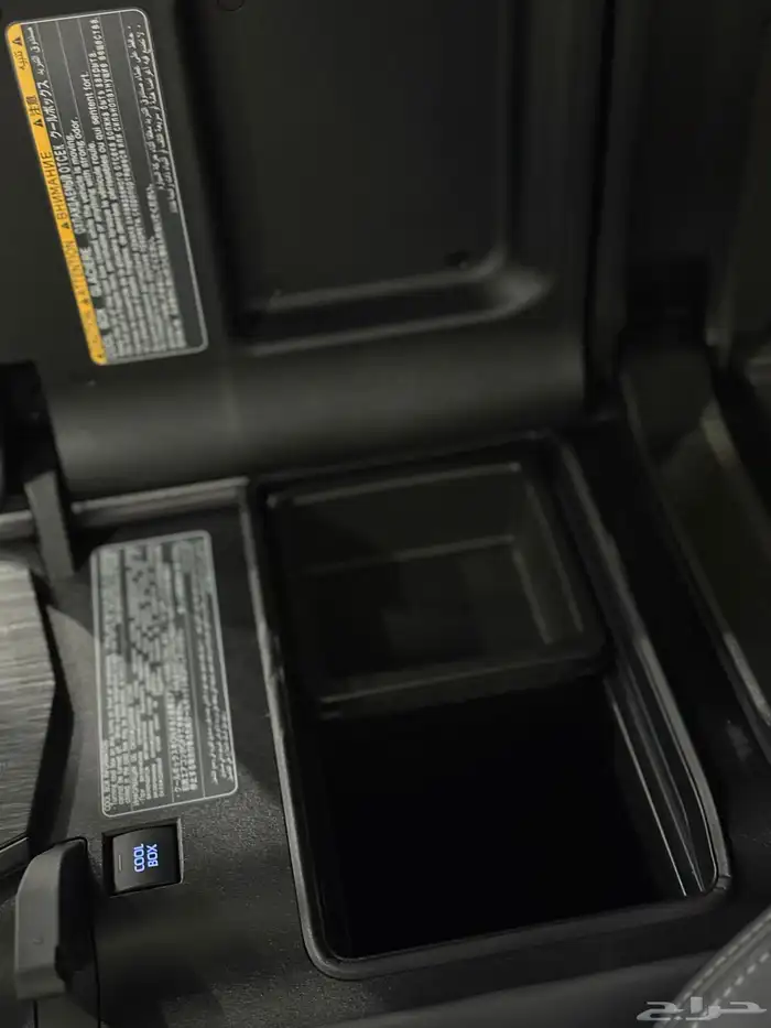 تويوتا لاندكروزر 2023 VX.R بنزين عداد 71 الف فقط 22