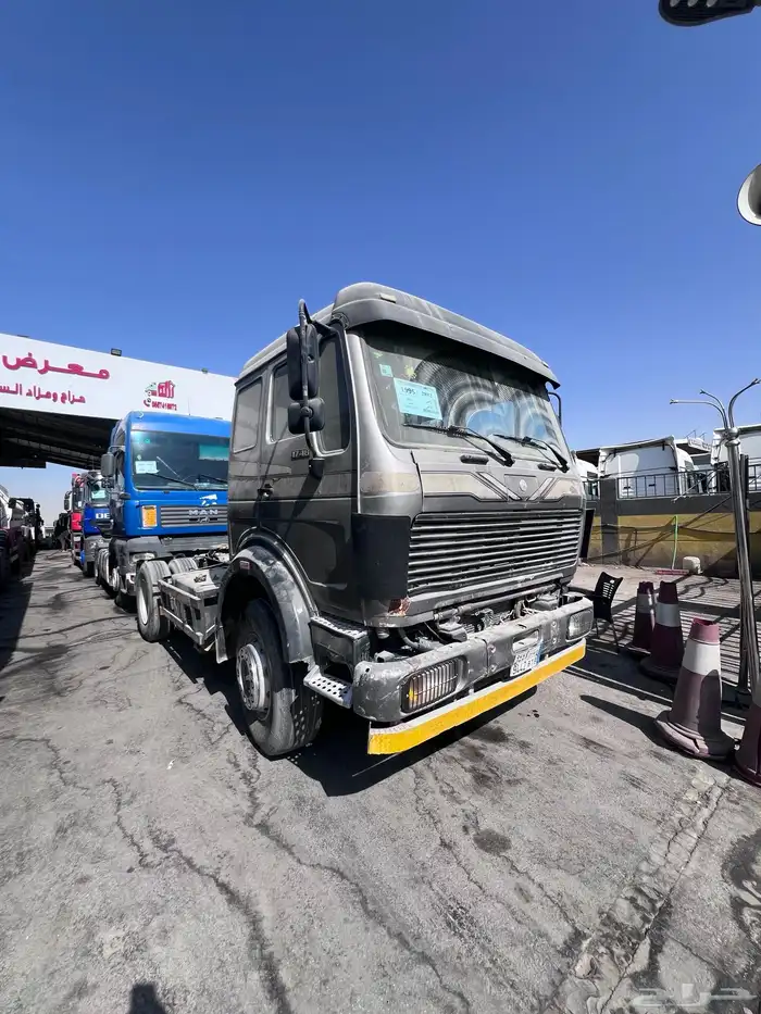 حراج معرض رائد للسيارات والشاحنات والمعدات كل يوم جمعه 21