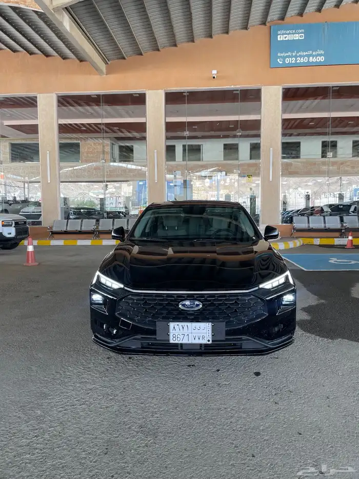 فورد توروس - استاندر - 2025 - لون اسود 2