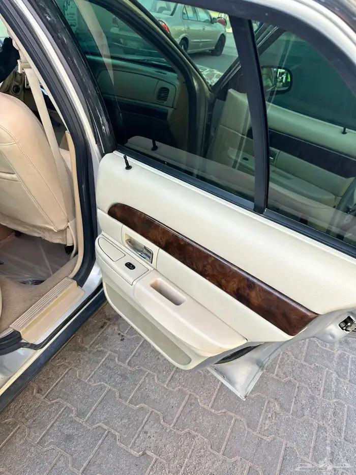 فورد قراند ماركيز 2008 نظيف 8