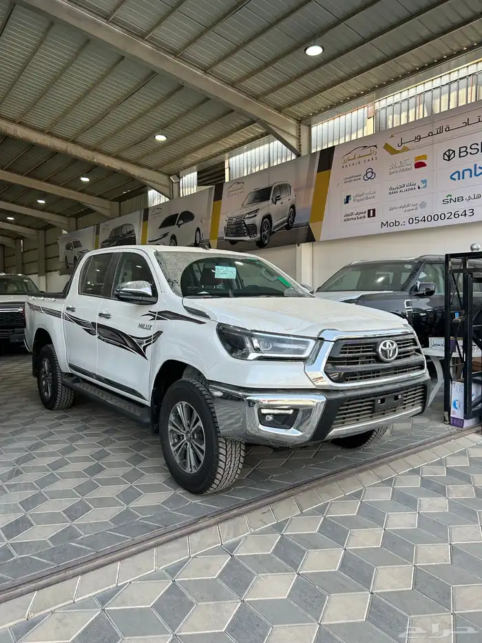 تويوتا هايلوكس 2025 فل كامل سعودي بنزين اوتوماتيك 2