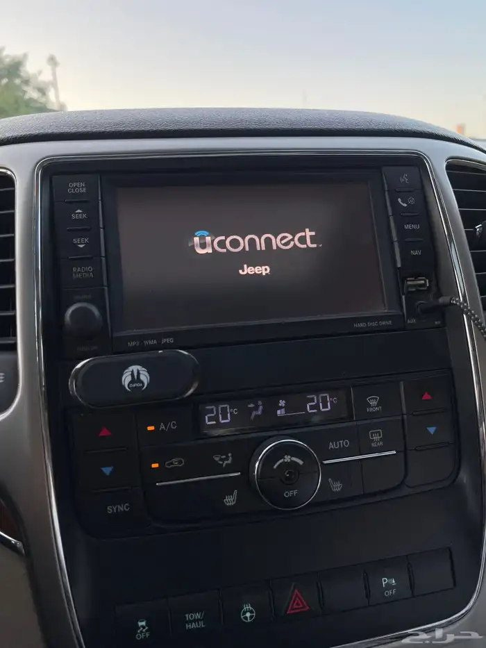 Jeep Grand Cherokee 2011 full option 14