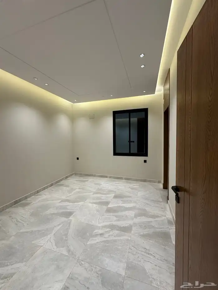 للبيع شقه ارضيه مستقله6غرف بأبهاالبديع قرب الراشد مول500الف 13