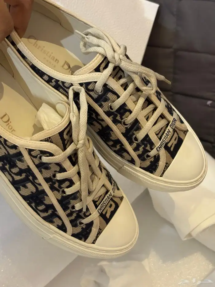 شوز ديور اصلي شريته اوربا مقاس 40 5 5