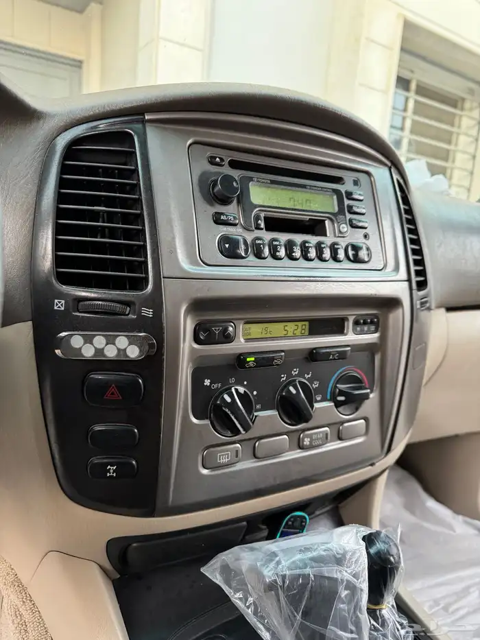 للبيع لاندكروزر 2006 GXR تماتيك 42