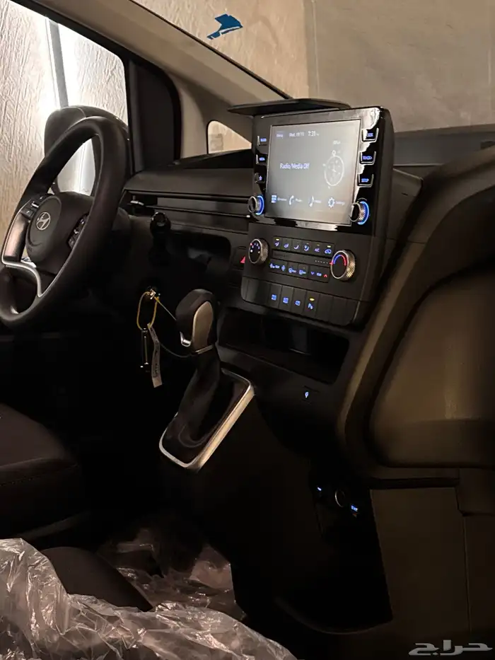 للبيع هونداي ستاريا 2025 9