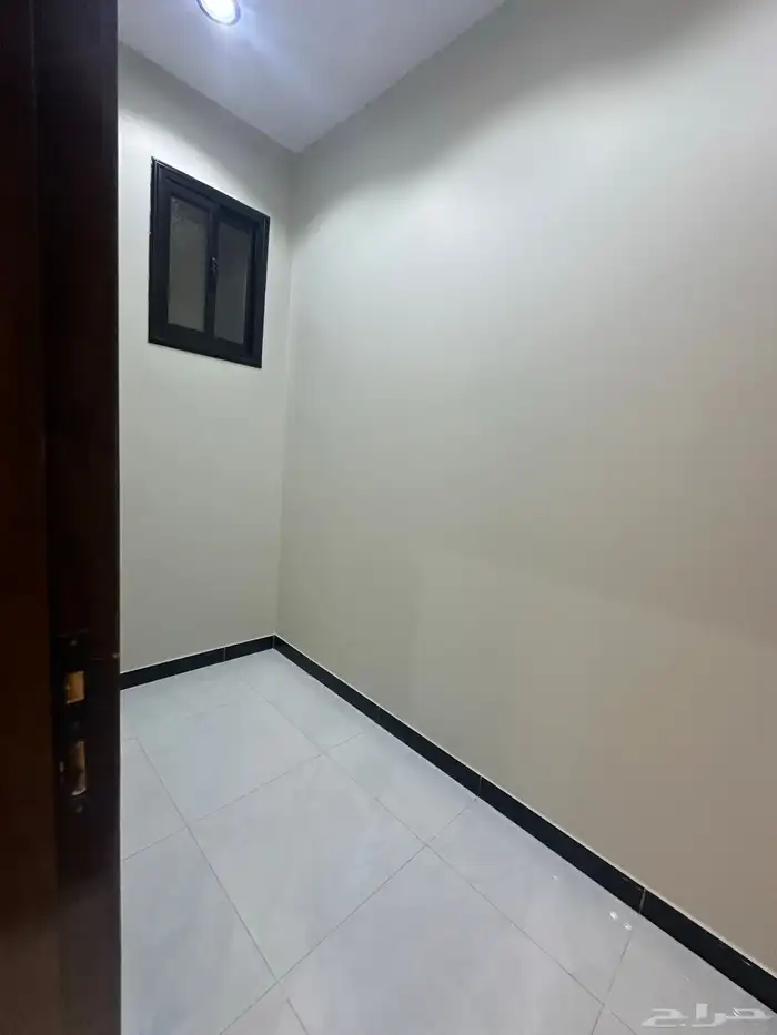 للبيع روفات علوية مودرن بموقع مميز 9 غرف شرق الخميس 6