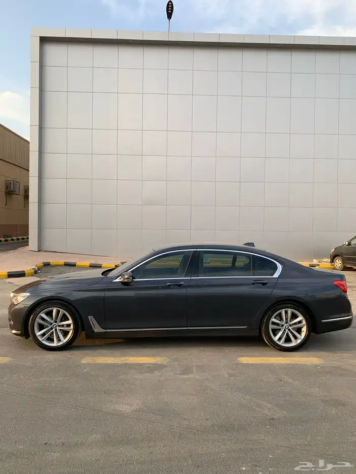 للبيع بي ام 740 Li يوسف ناغي 2016 17