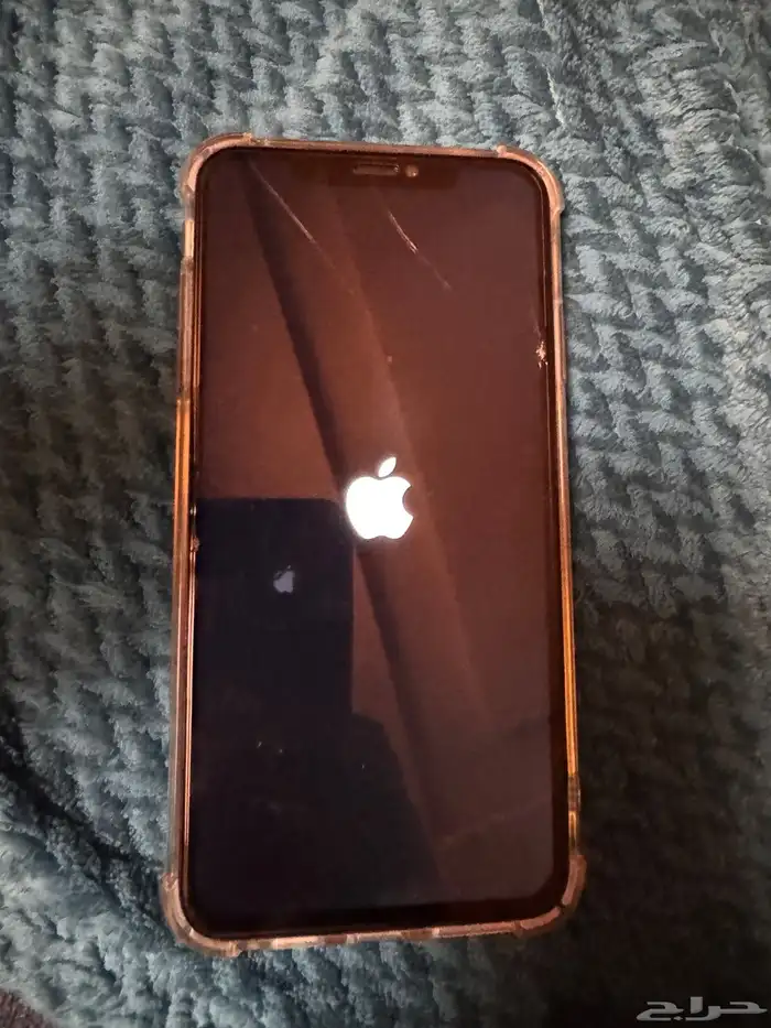 والاسود X برو ماكس و XS الأبيض 1