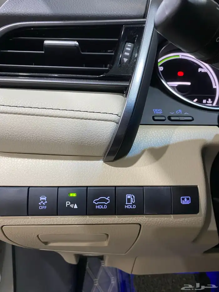 للبيع كامري 2023 GLE هايبرد فل كامل عبداللطيف عداد 70 الف 21