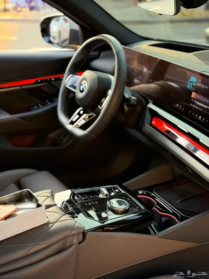 بي ام دبليو 520i 12