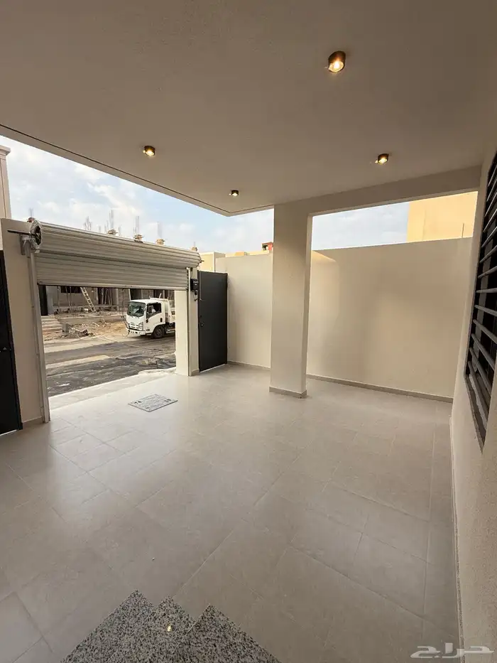 للبيع روف علوي بملحق وشقه ارضيه ببايكة سيارة ف احد رفيده. 4