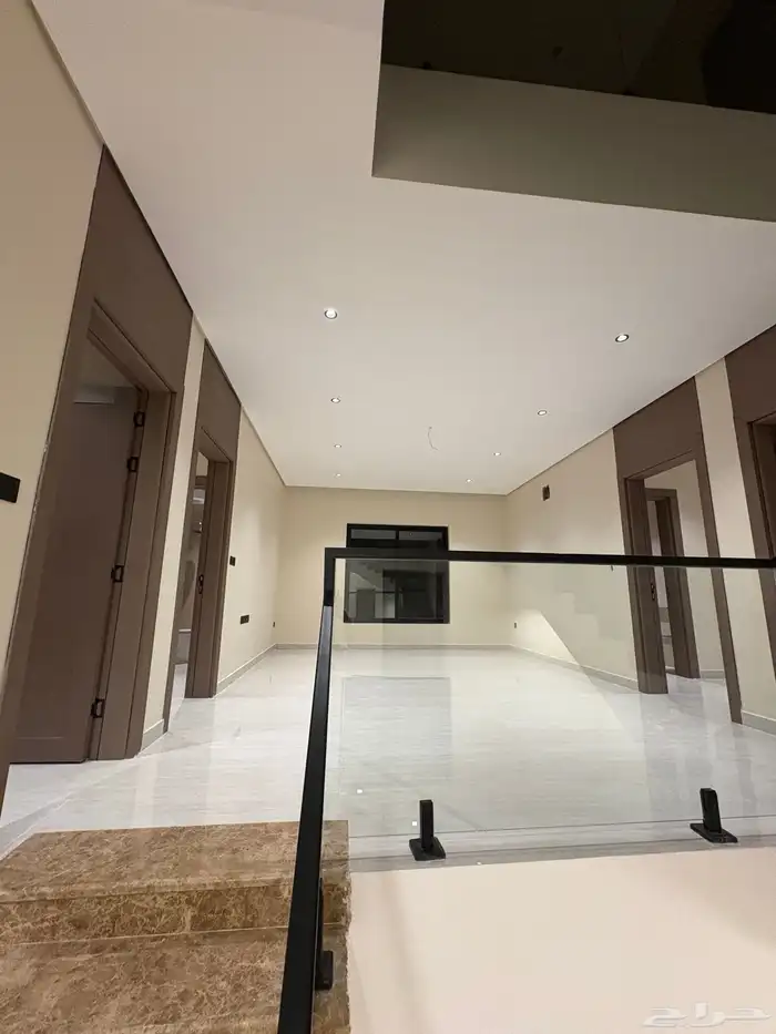 للبيع فيلا في الخبر العزيزية حي الصواري 6