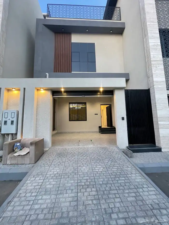 للتملك شقه دور ارضى بحوش من 600 الف مقابل نادى ضمك 2