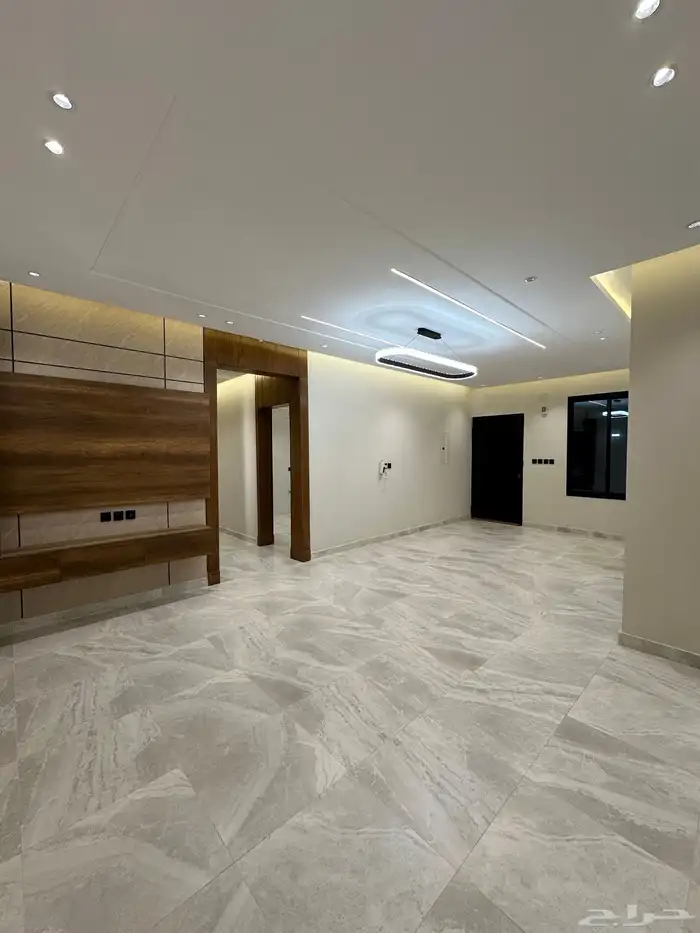 للبيع شقه ارضيه مستقله6غرف بأبهاالبديع قرب الراشد مول500الف 7