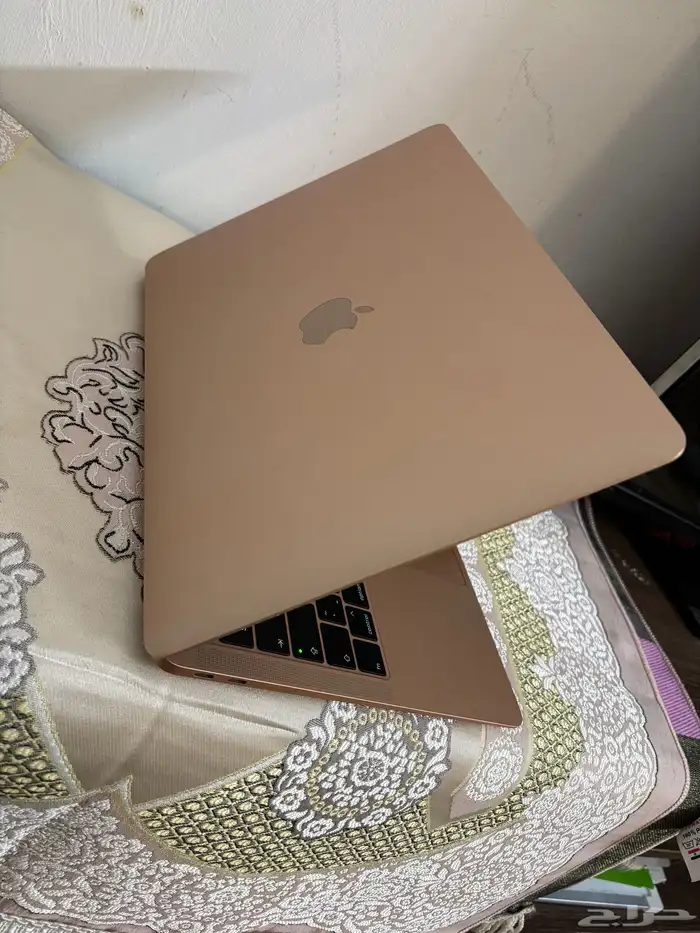 ماك بوك للبيع ذهبي بصمه i5 4