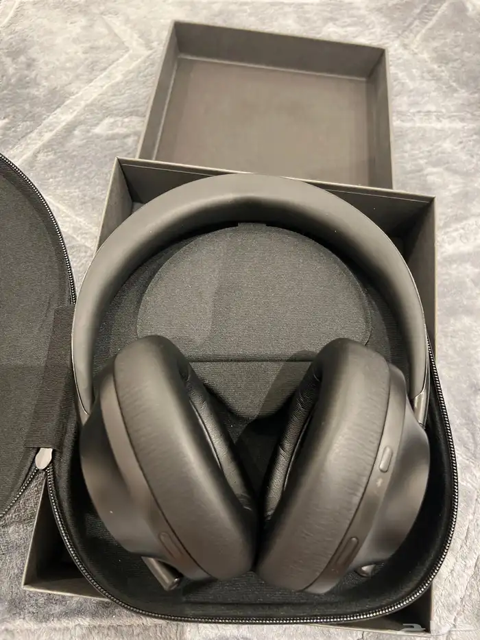 سماعة Bose 700 بجميع ملحقاتها وبحالة جديدة 11