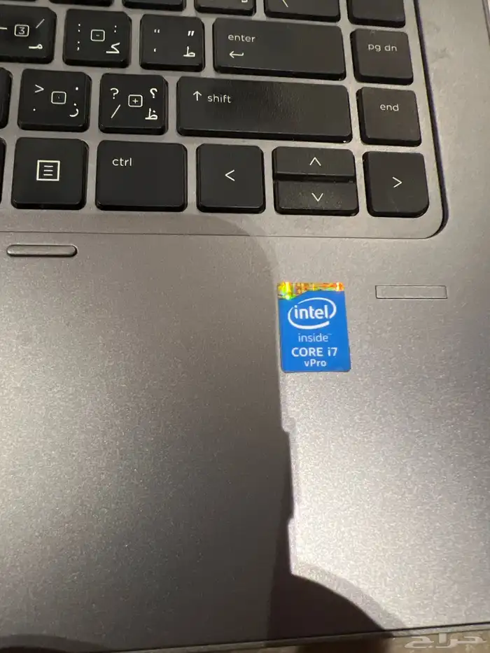 لابتوب hp للبيع شاشه لمس كيبورد مضيئ معاه شاحن اصلي فقط 1