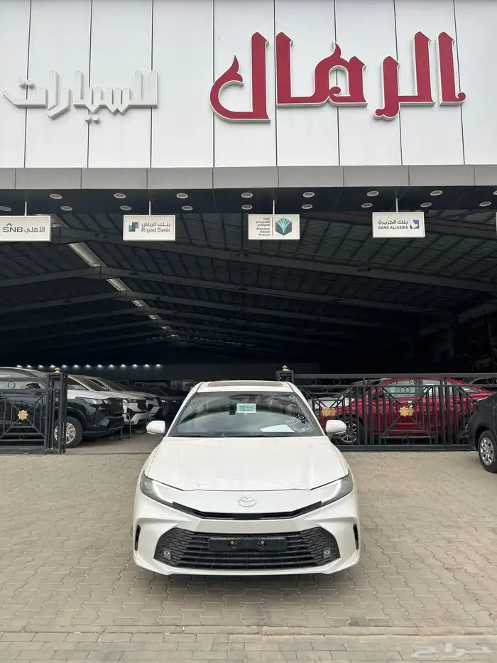 تويوتا   كامري E بلص هايبرد 2025 ابيض 110975 شامل الضريبة 0