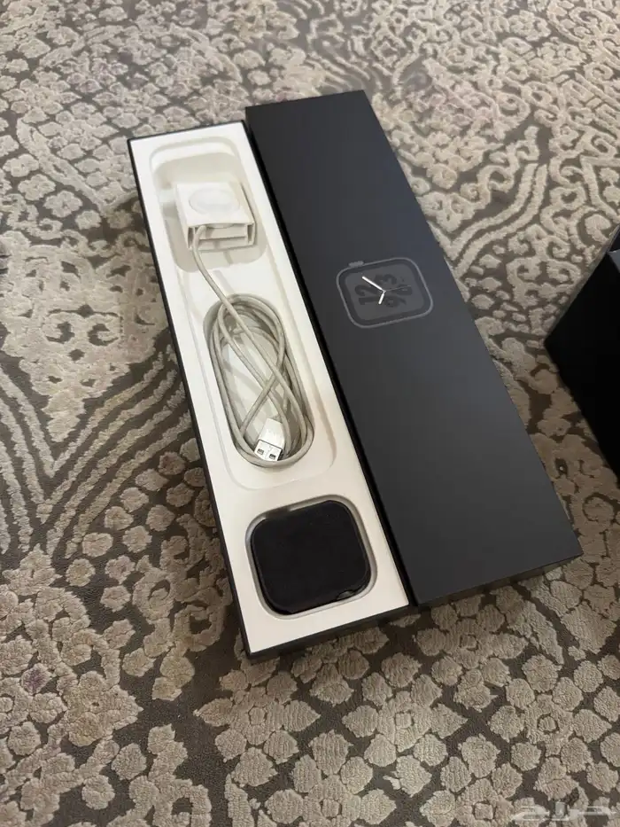 للبيع ساعة ابل 7