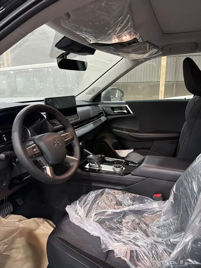 ميتسوبيشي اوتلاندر 2026 بانوراما ربع فل ب 101900 عرض شامل 8