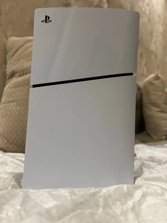 بلاستيشن فايف سلم سليم ومعه اسلاكه ويد استخدام اسبوعين 1500 2