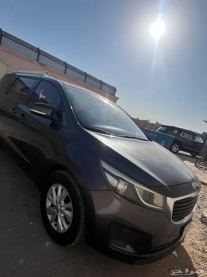 كيا كارنيفال 12