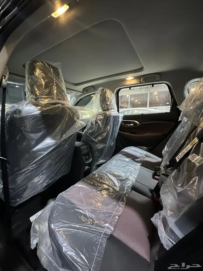 تويوتا اوربان كروزر لون اسود فل كامل موديل 2026 4