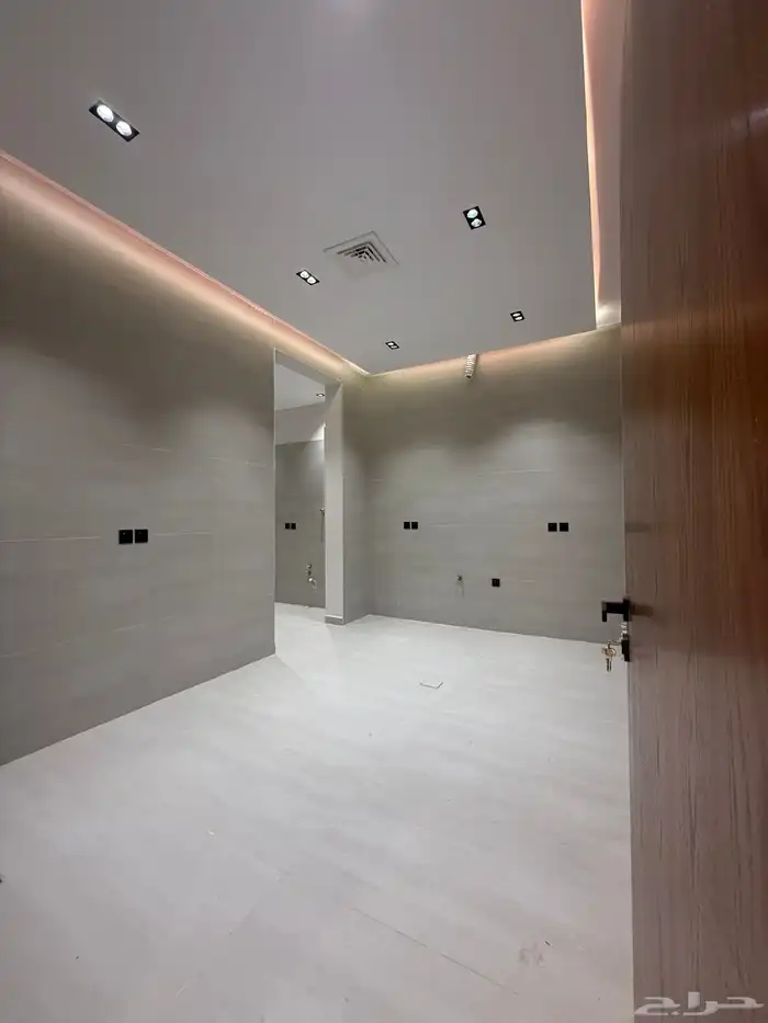 دور ارضي فاخر للبيع بحي الصفا 7