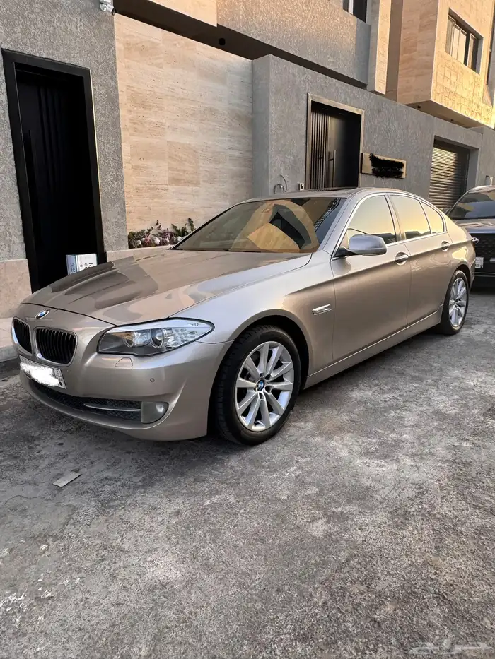 بي ام دبليو الفئة الخامسة 530 - 2013 7
