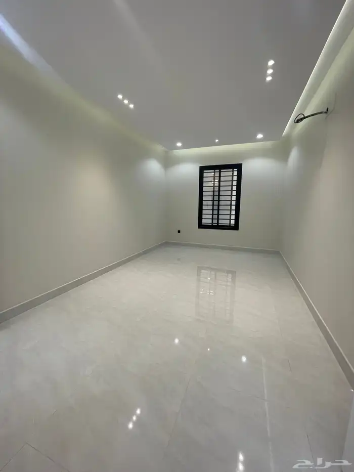 للبيع شقق مودرن أرضي وعلوي بالمحاله ابها 11