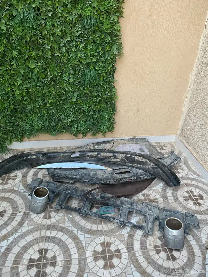 للبيع صدام كلايزر 2011 C300 مع اصطبات وكالة 4