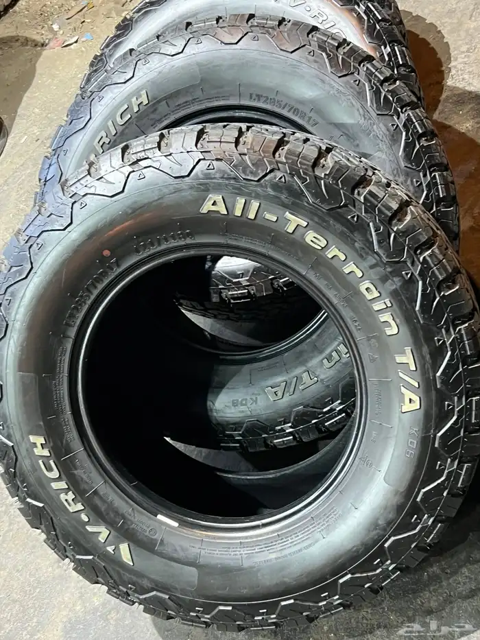 كفرات حجرية مقاس 285 70 17 تاريخ 2024 نوع الكفرات  فيرتش 33