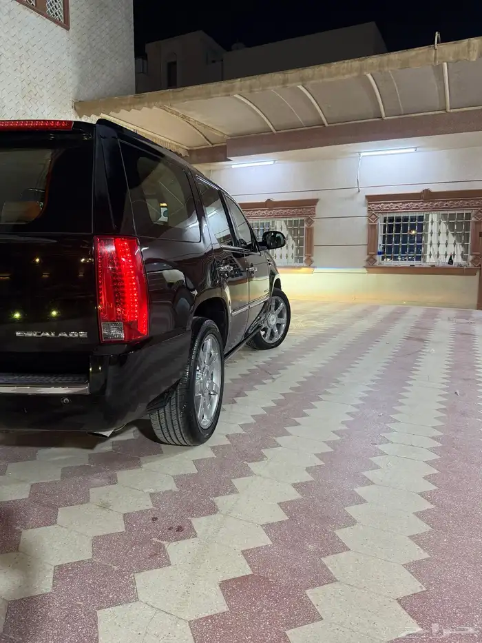 للبيع كدلك اسكاليد 2010 5