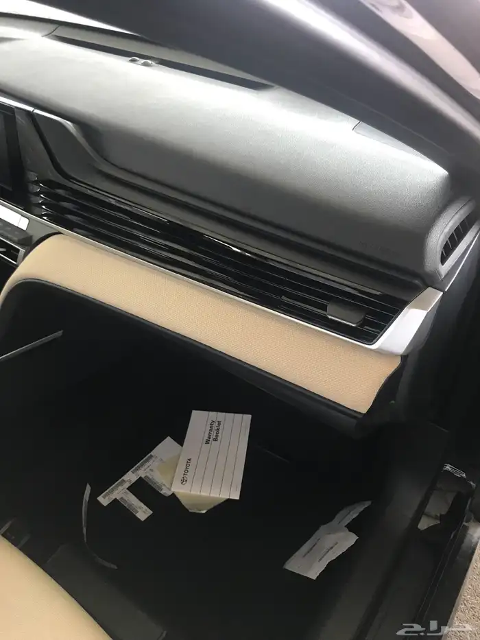 تويوتا كامري E سعودي موديل 2025 بنزين 13