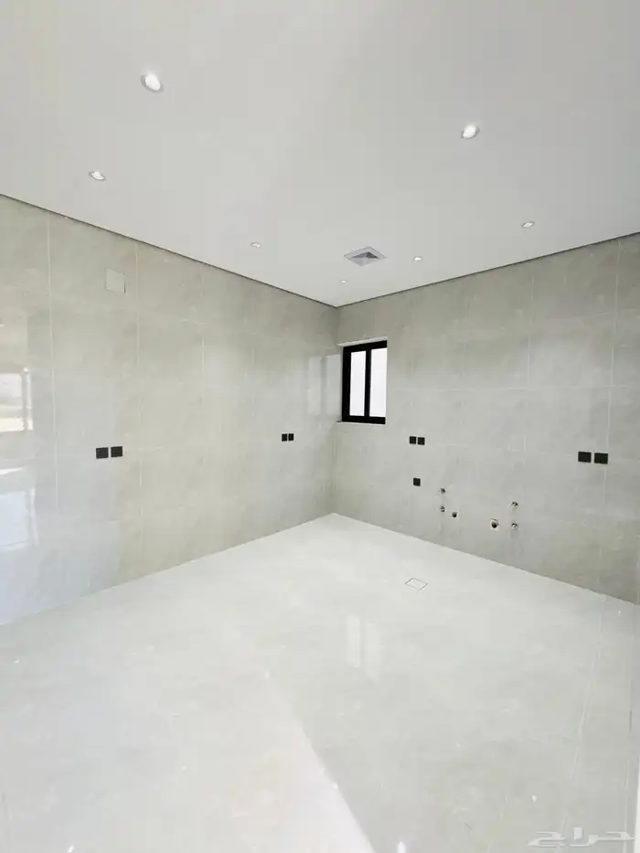 فيلا روف للبيع تبوك حي الاخضر بتبوك خلف جامع المهاجرين 12