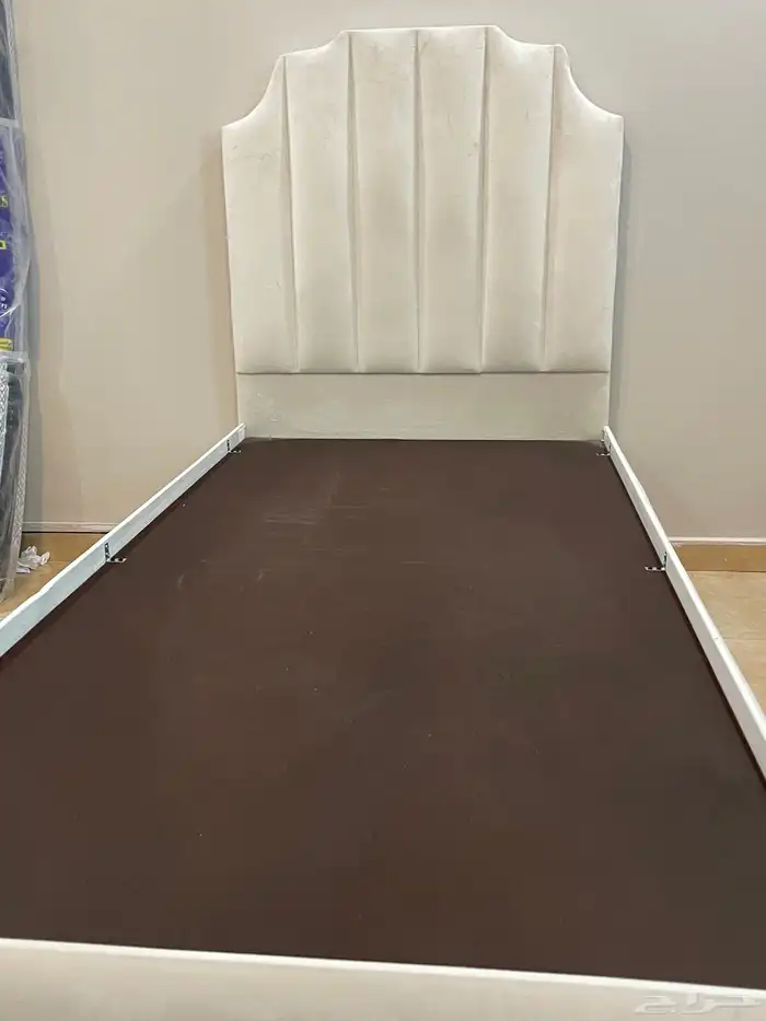 سرير للبيع 0