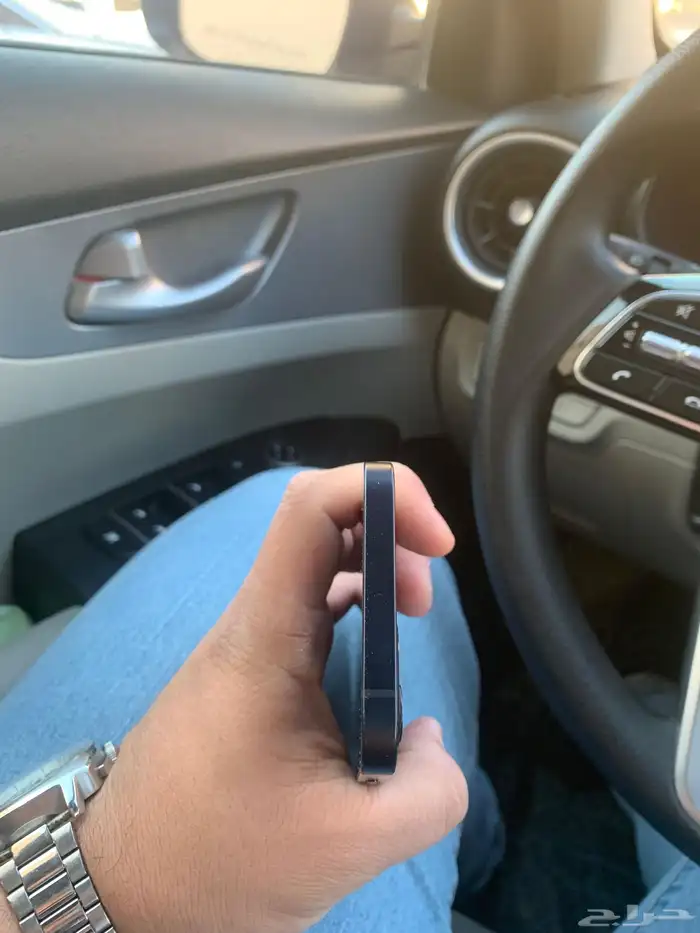 ايفون 12 كحلي 2