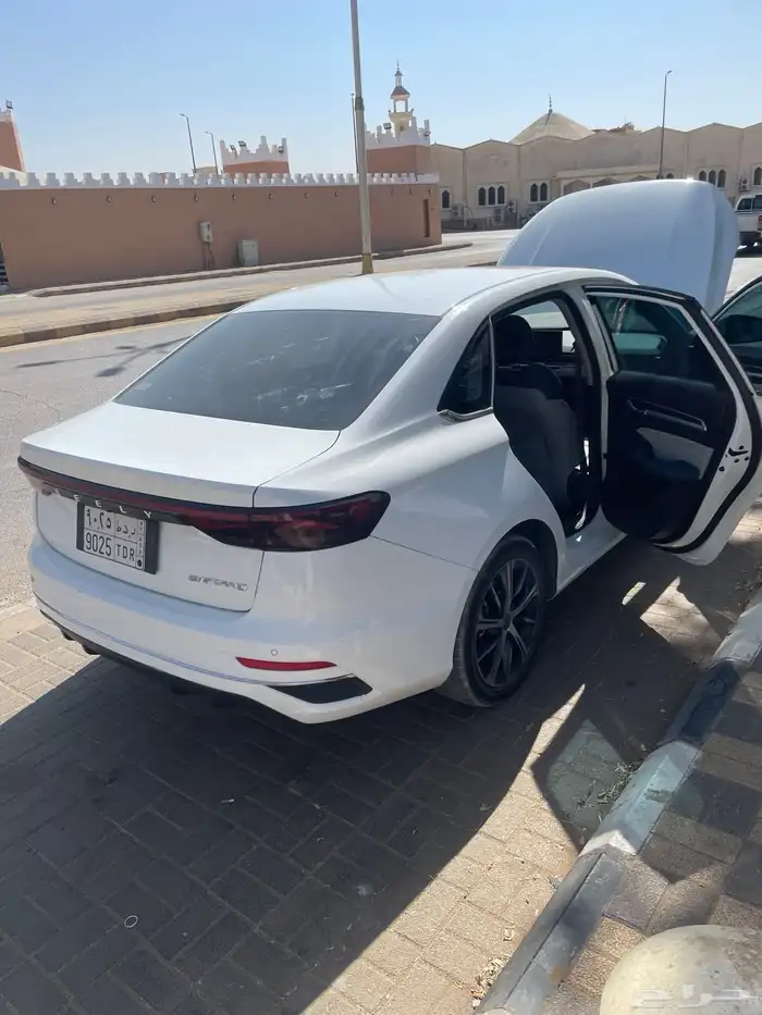 جيلي امجراند 2023 ممشى 111890 قابل للزياد 11