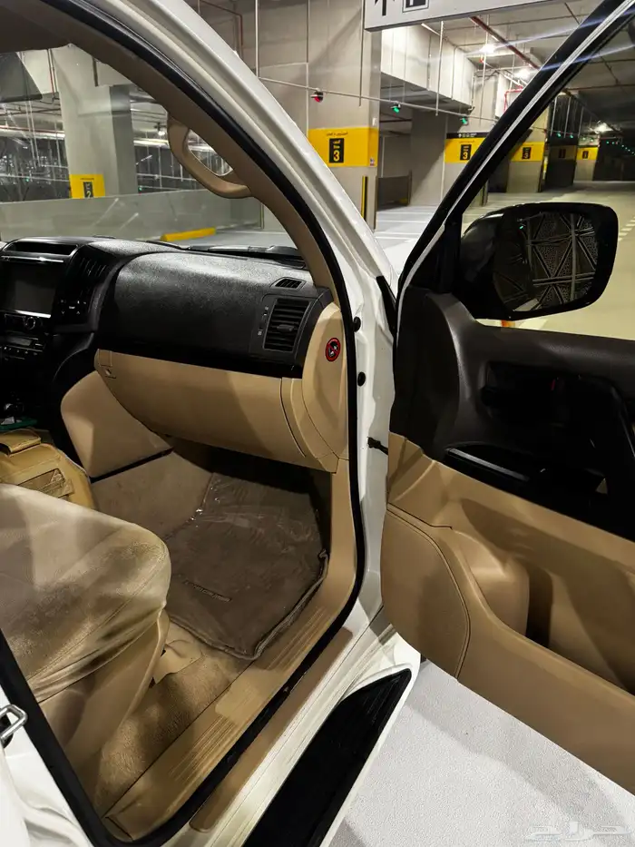 لاندكروزر GX موديل 2015 ممشى قليل 7