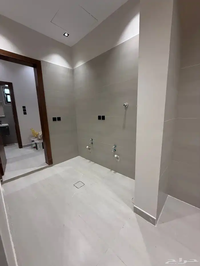 دور ارضي فاخر للبيع بحي الصفا 8