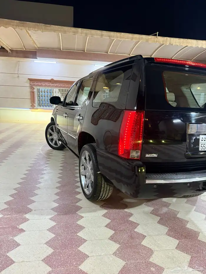 للبيع كدلك اسكاليد 2010 4