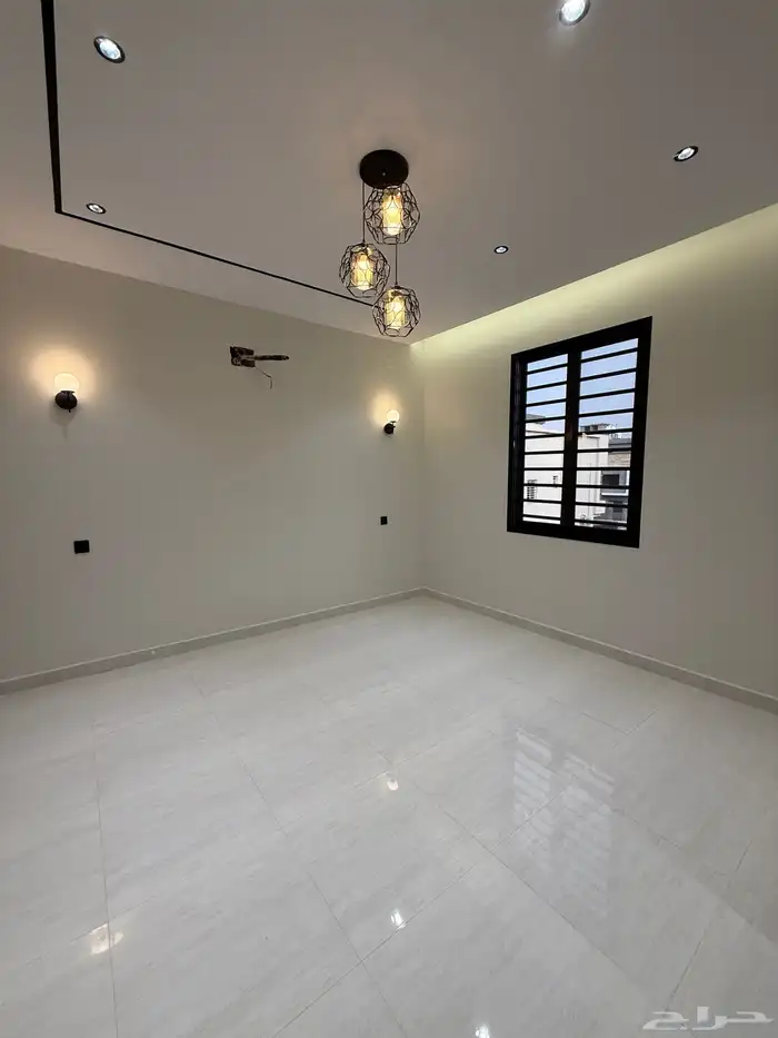 للبيع روف علوي بملحق وشقه ارضيه ببايكة سيارة ف احد رفيده. 35