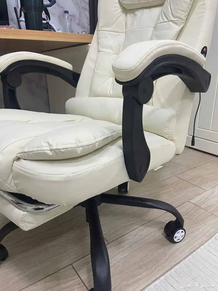 كرسي مكتبي بيج مريح وفيه مساج 3