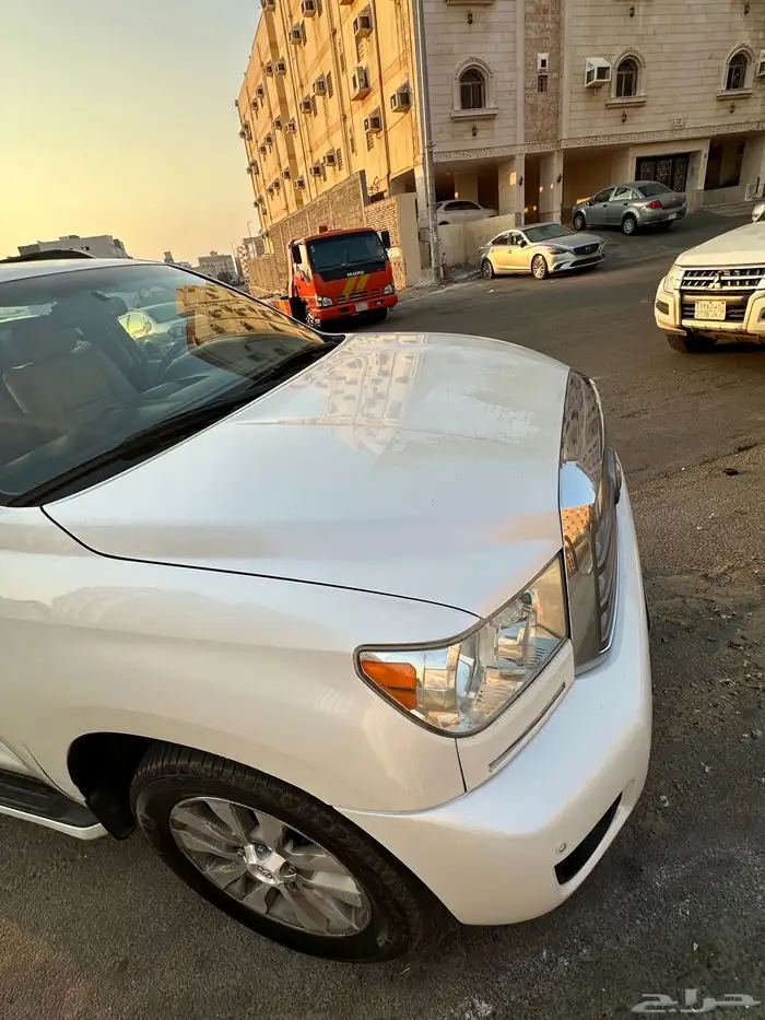 تويوتا اسكويا 2013 ابيض ليمتد دبل فل كامل اعلى مواصفات 18