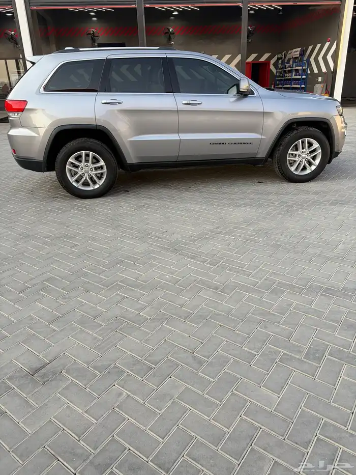 جيب جراند شيروكي لاريدو 2017 للبيع كل شي وكالة 6