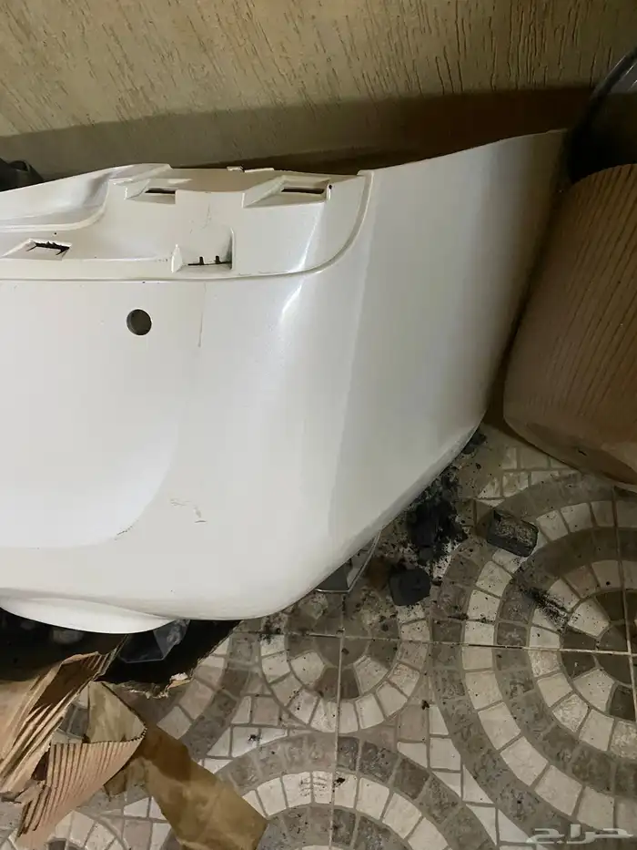 للبيع صدام كلايزر 2011 C300 مع اصطبات وكالة 3